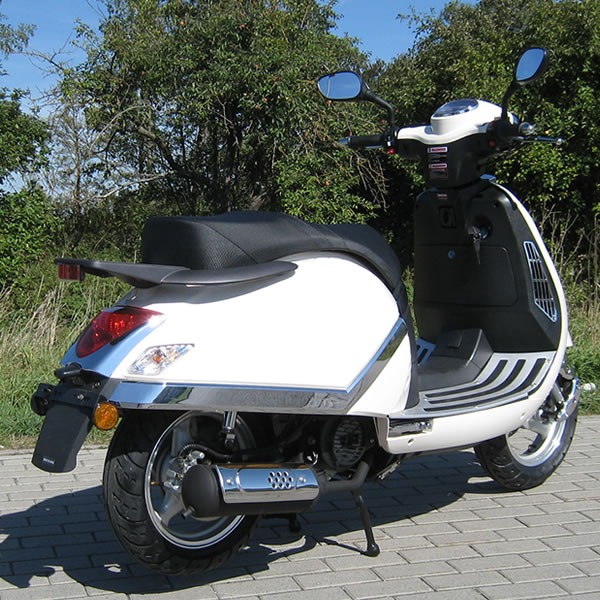 ZNEN Retro Scooter 125cc F8 85 km / h